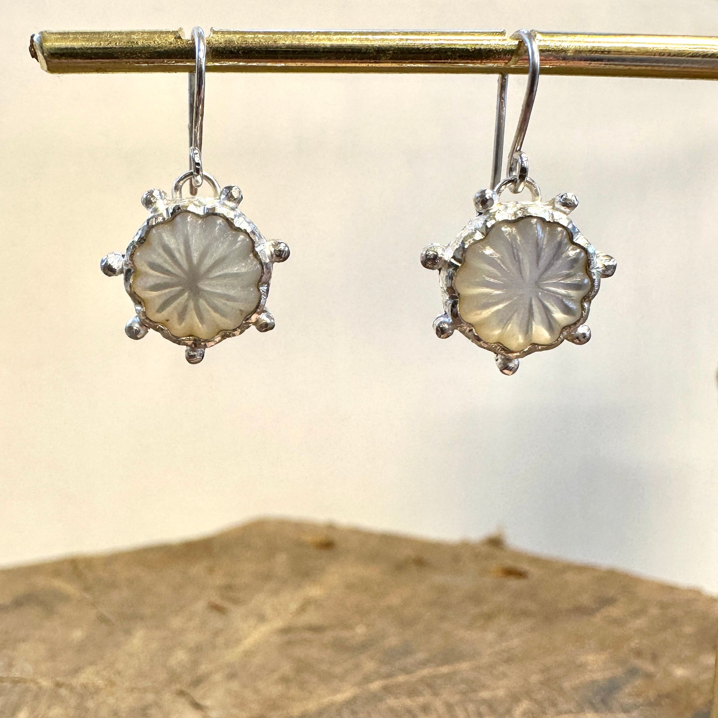 Zilveren oorhangers - snowflake